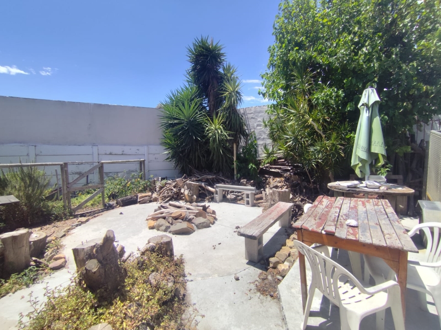 5 Bedroom Property for Sale in Athlone Western Cape